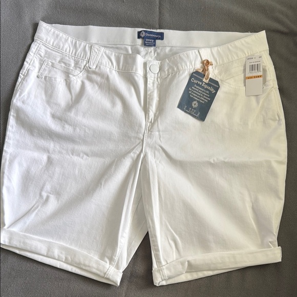 Democracy White Bermuda Shorts Classic Summer Style Plus Size 24WP - Picture 1 of 7